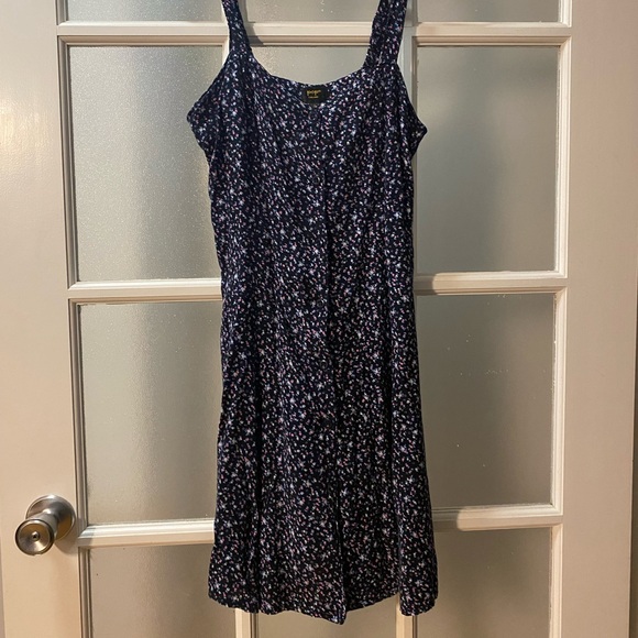 FLORAL Spring Button-Down Dress w/ Cinch Back - Size 2 - Picture 5 of 7